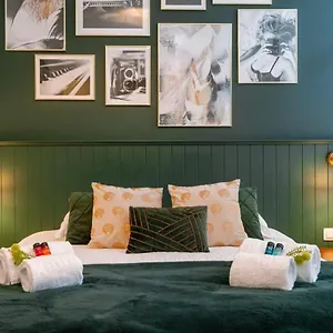 https://modern-art-deco-style-studio-in-the-heart-of-bruges.bruges-hotels.info